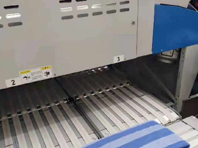 浙江巾类折叠机-01